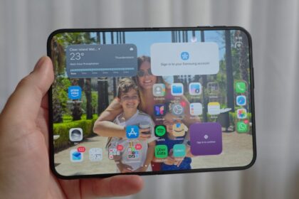 Galaxy Z Fold 8 vs iPhone Duo: Different Foldable Visions